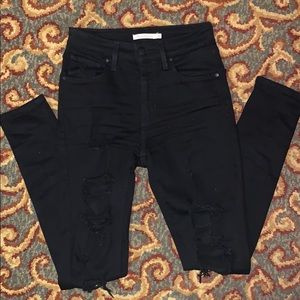Levi’s black skinny jeans